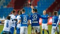 slovan červená karta